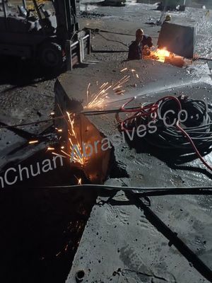 콘크리트 빔과 기둥을 절단하는 데 사용되는 전기화 다이아몬드 와이어 톱